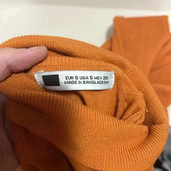 Sweater - Picture 5 of 5